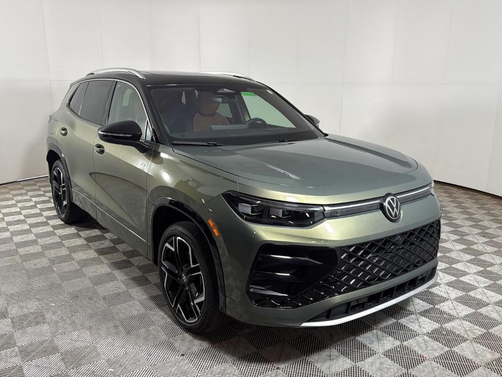 used 2025 Volkswagen Tiguan car, priced at $41,584