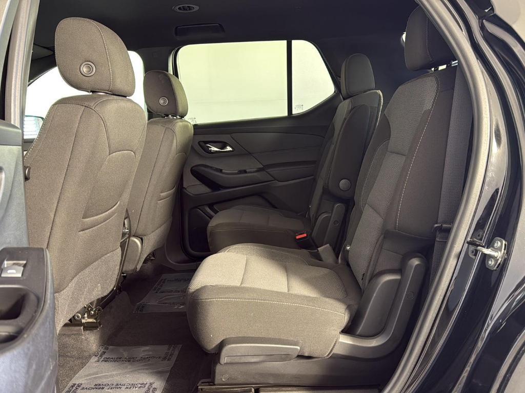 used 2023 Chevrolet Traverse car, priced at $32,997