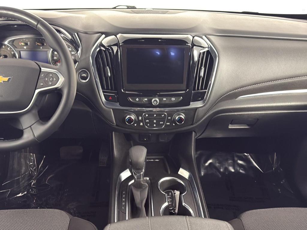 used 2023 Chevrolet Traverse car, priced at $32,997
