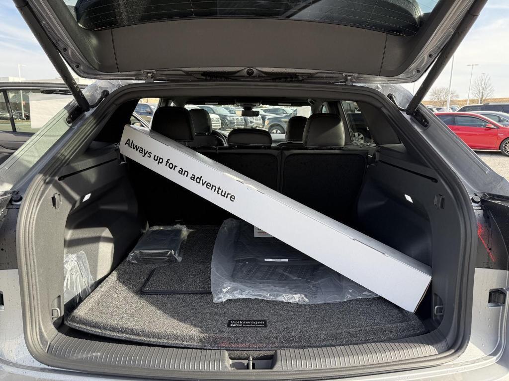 new 2026 Volkswagen Atlas Cross Sport car, priced at $49,009