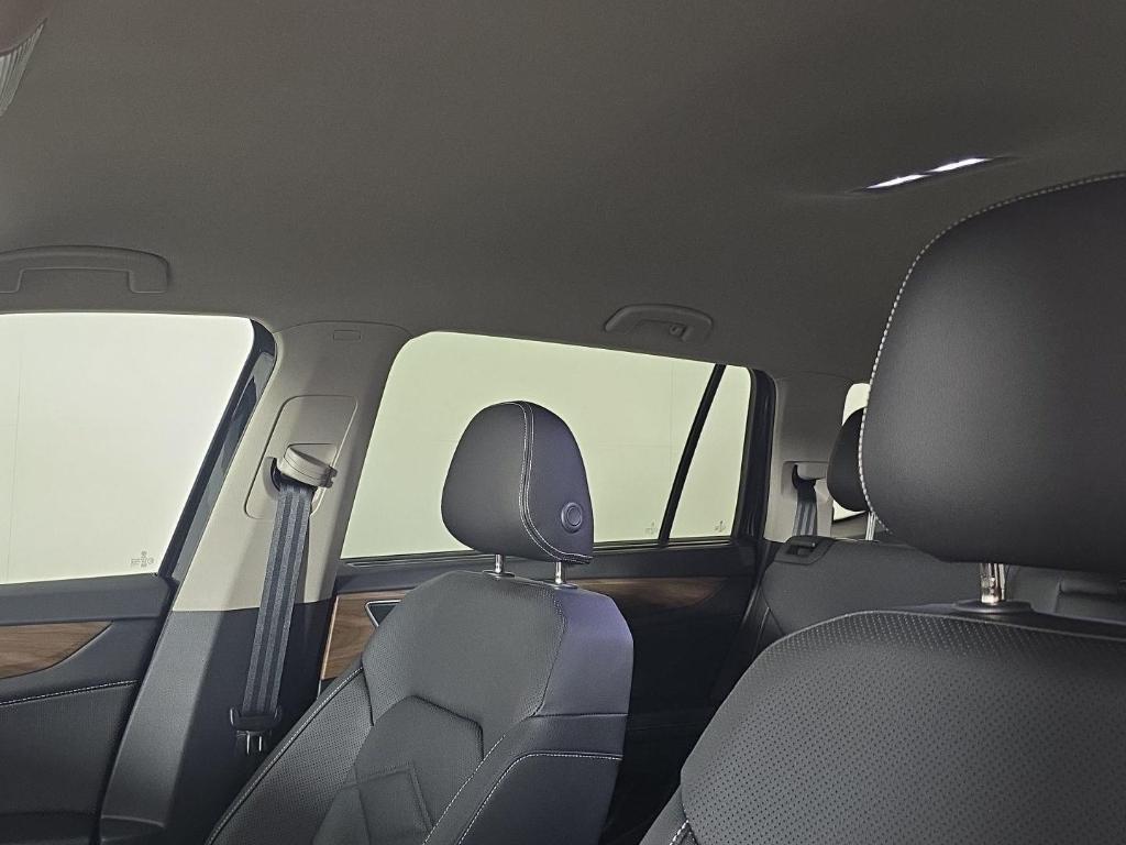 new 2026 Volkswagen Atlas car, priced at $43,351