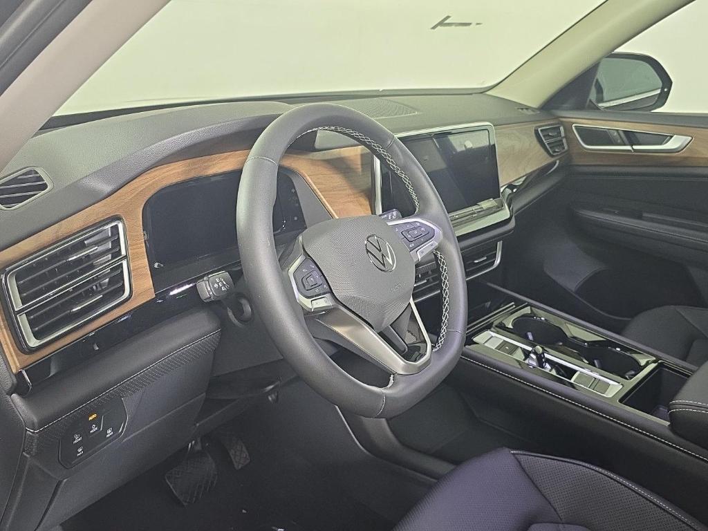 new 2026 Volkswagen Atlas car, priced at $43,351
