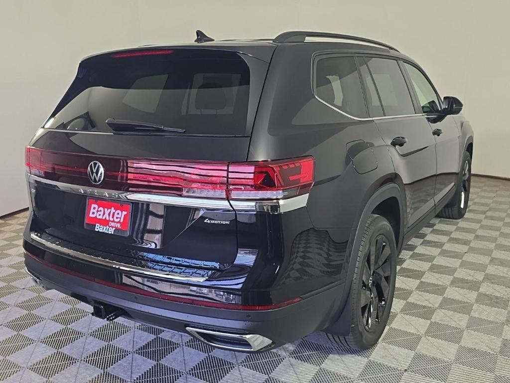 new 2026 Volkswagen Atlas car, priced at $43,351