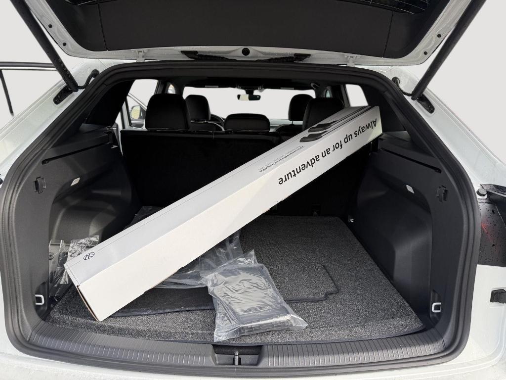 new 2026 Volkswagen Atlas Cross Sport car, priced at $44,861