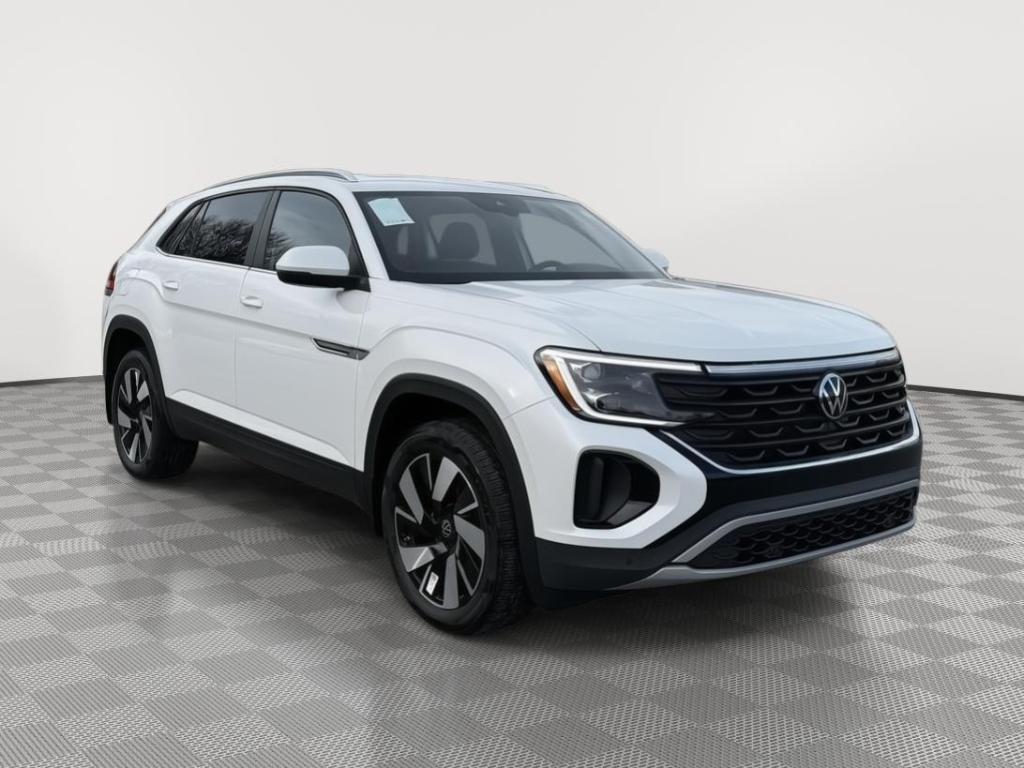 new 2026 Volkswagen Atlas Cross Sport car, priced at $43,541