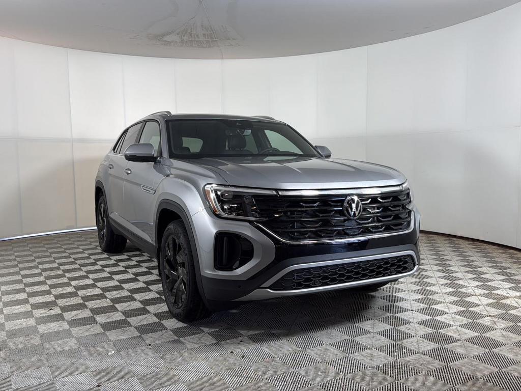 new 2026 Volkswagen Atlas Cross Sport car, priced at $43,615