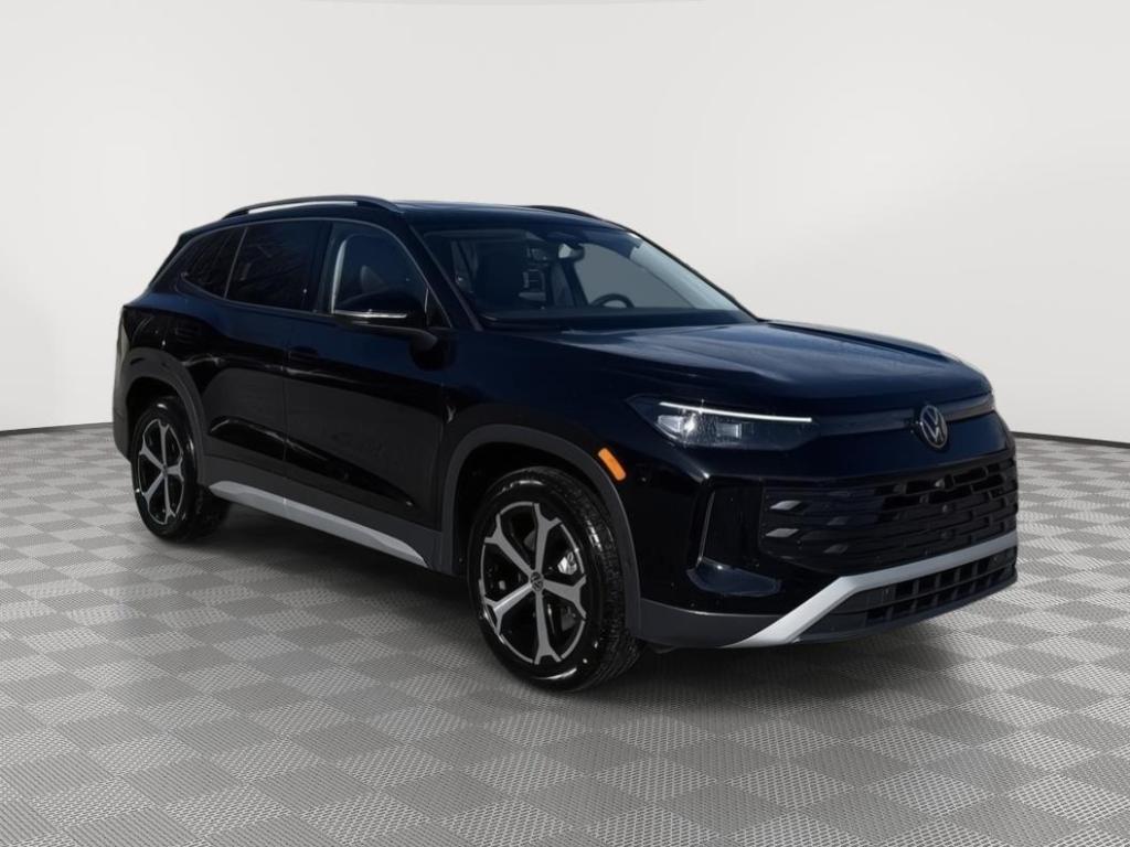 new 2025 Volkswagen Tiguan car, priced at $32,176