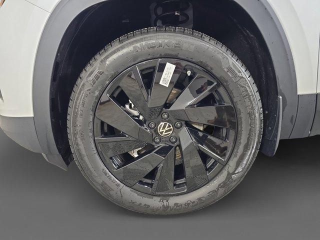 new 2026 Volkswagen Atlas Cross Sport car, priced at $44,052