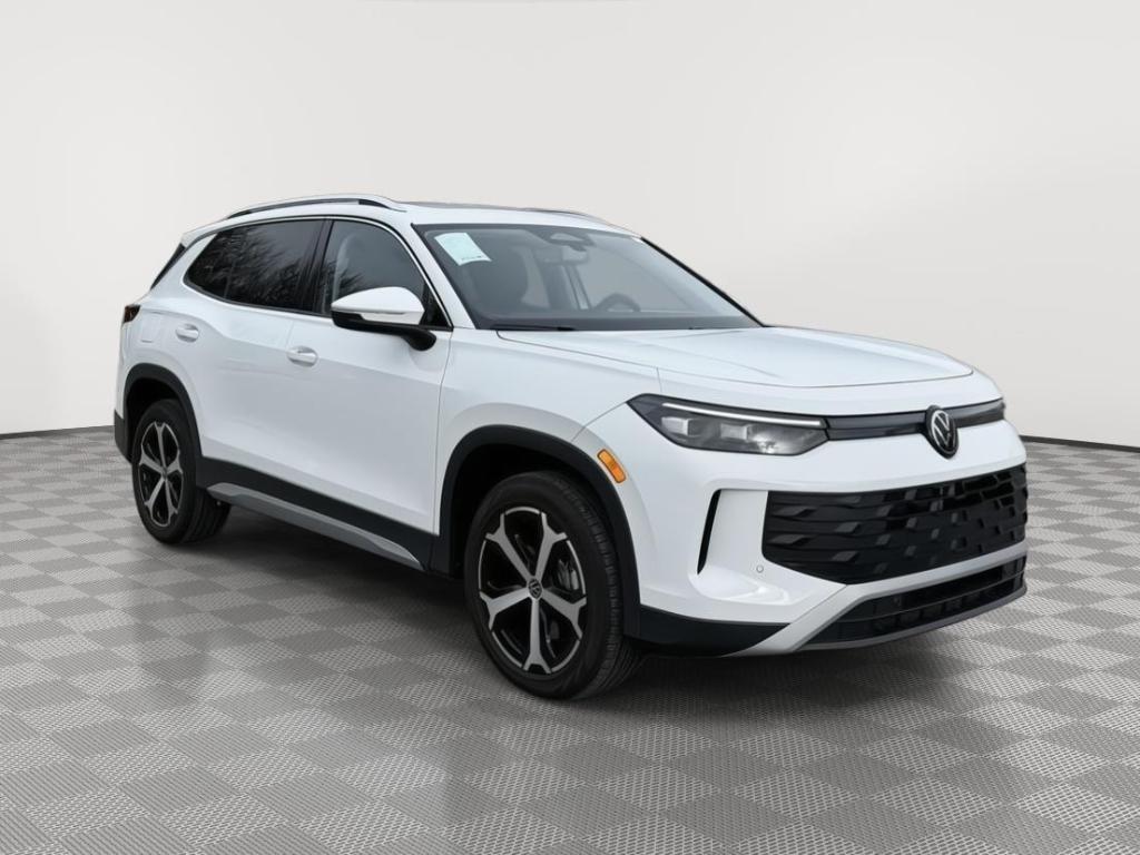 new 2025 Volkswagen Tiguan car, priced at $32,060