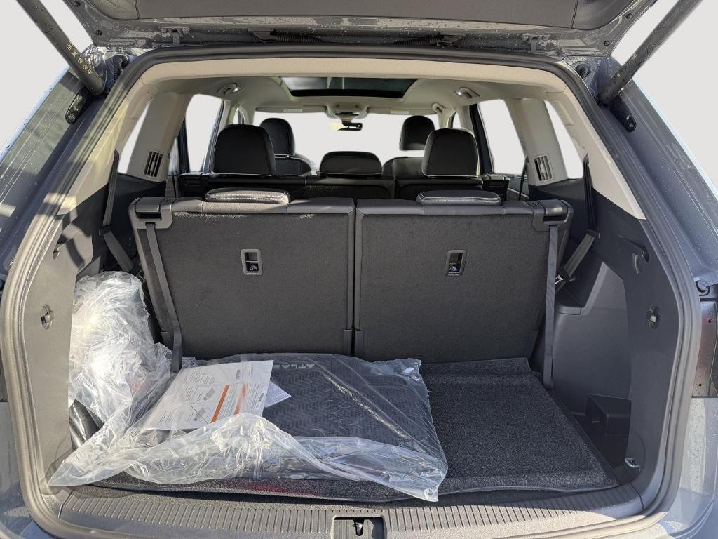 new 2026 Volkswagen Atlas car, priced at $52,118