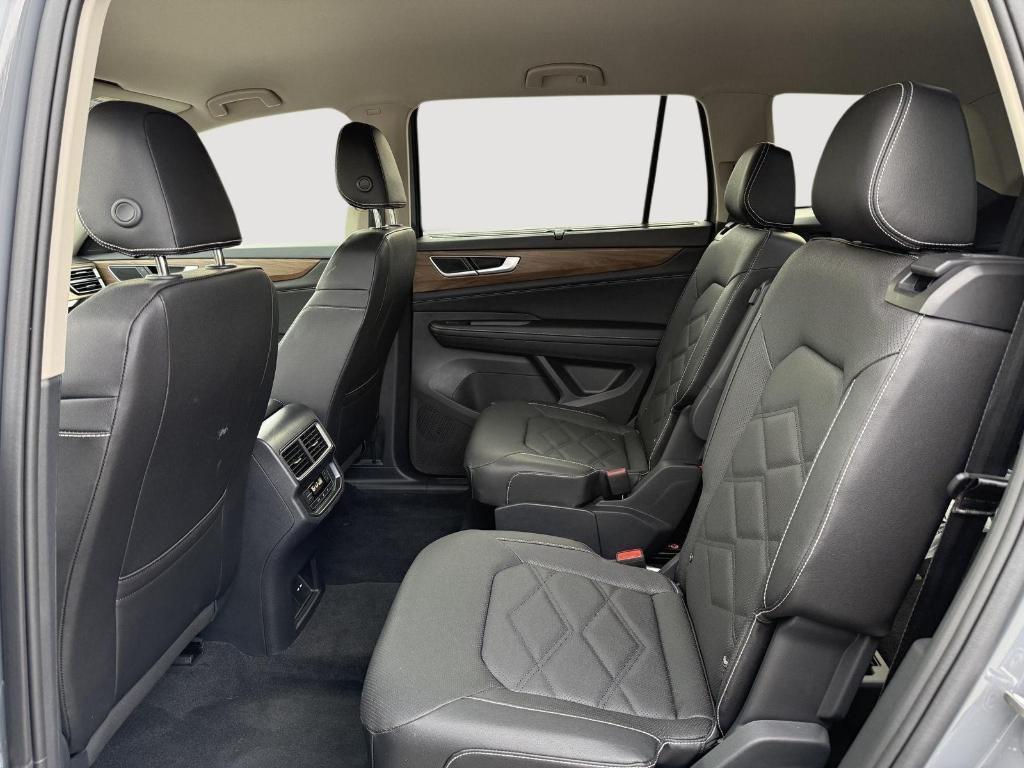 new 2026 Volkswagen Atlas car, priced at $46,333