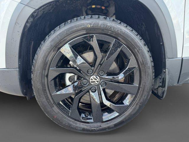 used 2023 Volkswagen Taos car