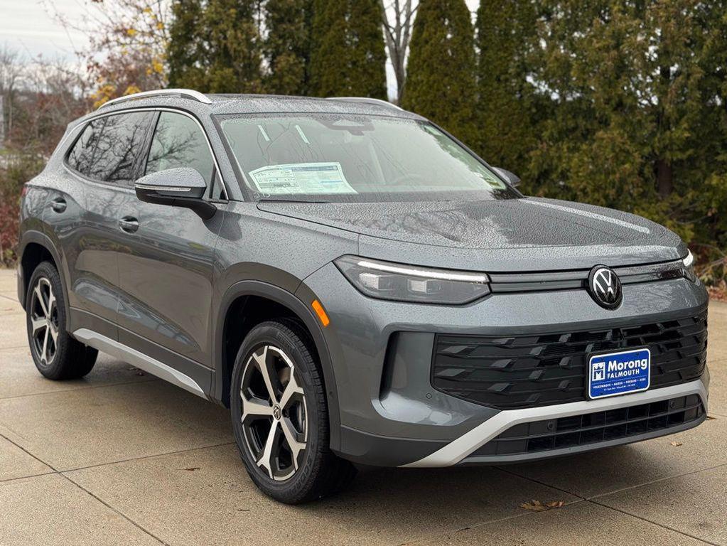 new 2025 Volkswagen Tiguan car, priced at $37,982