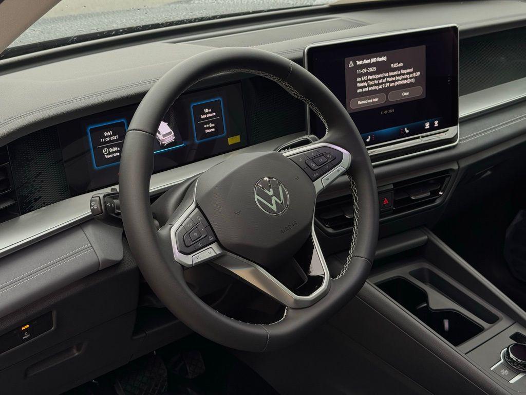 new 2025 Volkswagen Tiguan car, priced at $37,982