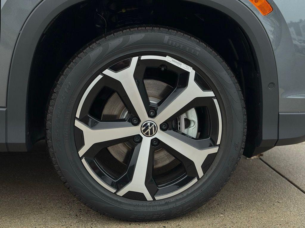 new 2025 Volkswagen Tiguan car, priced at $37,982