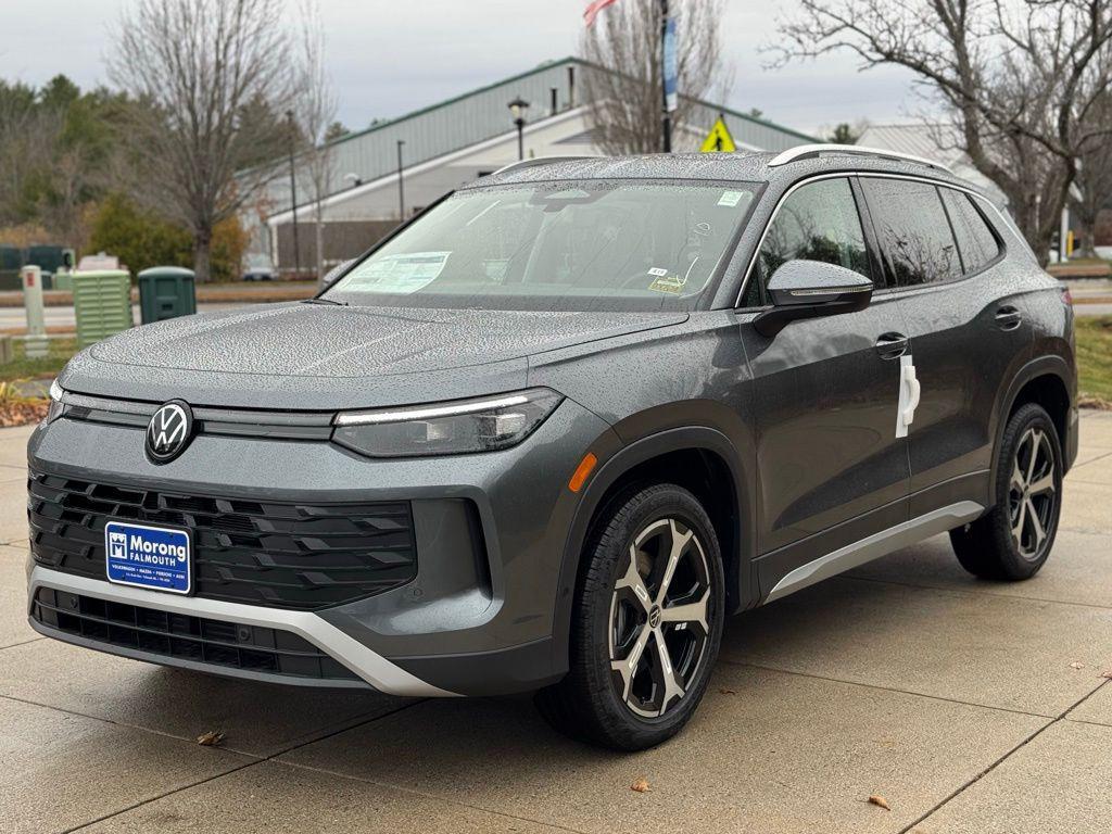 new 2025 Volkswagen Tiguan car, priced at $37,982