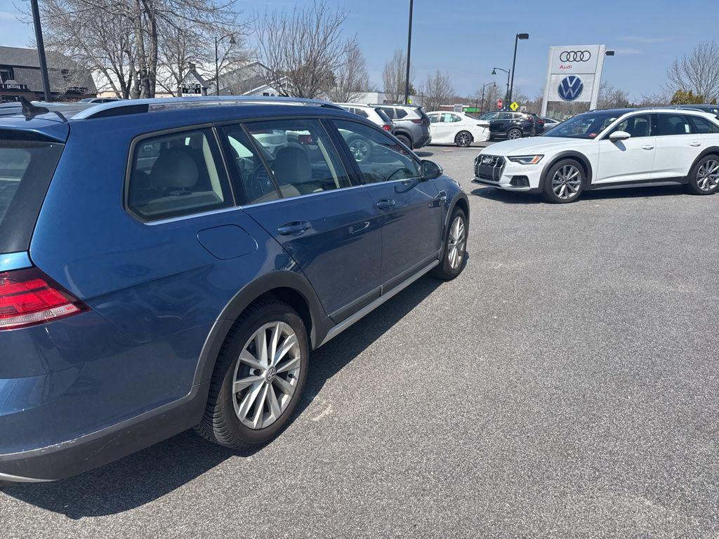 used 2019 Volkswagen Golf Alltrack car, priced at $20,465