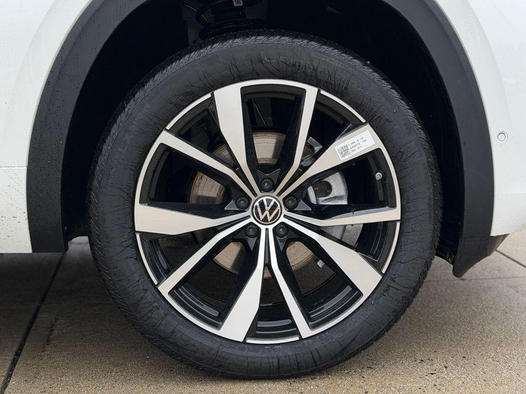 new 2026 Volkswagen Atlas car, priced at $57,398