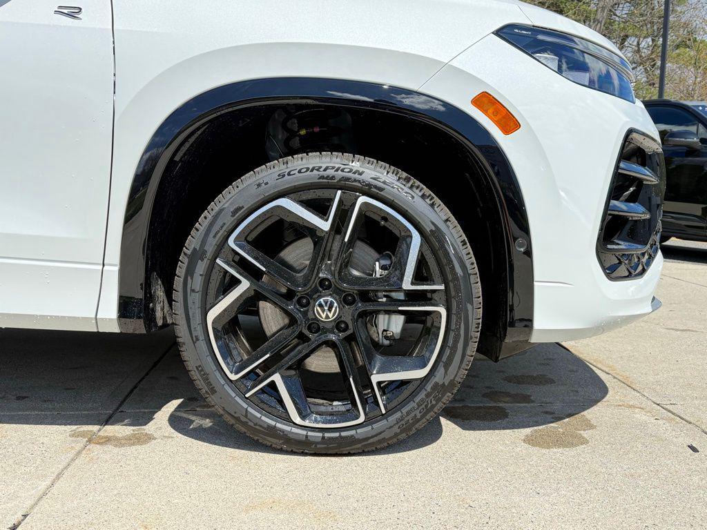 new 2026 Volkswagen Tiguan car, priced at $46,002