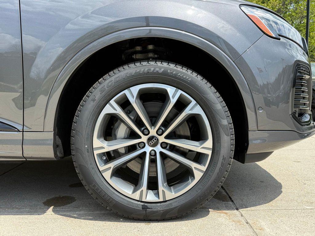 new 2026 Audi Q7 car, priced at $68,745