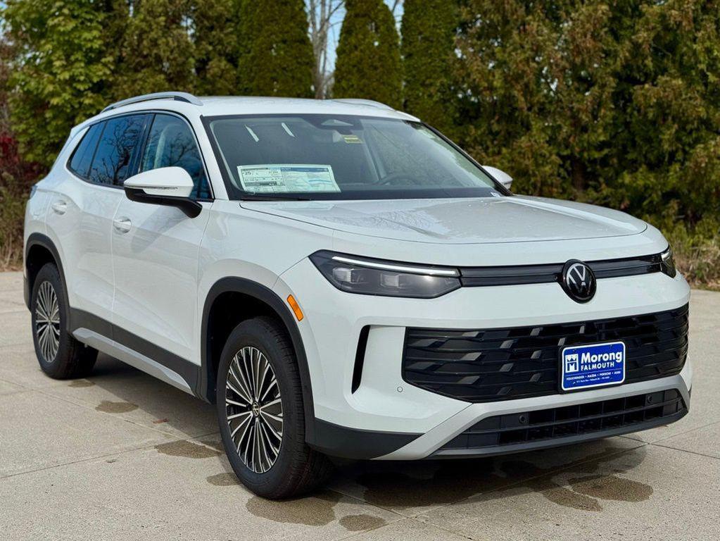 new 2025 Volkswagen Tiguan car, priced at $33,581