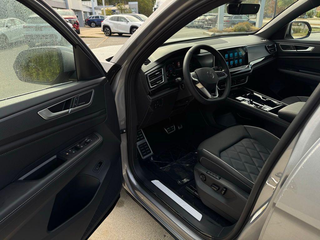new 2026 Volkswagen Atlas Cross Sport car, priced at $56,176