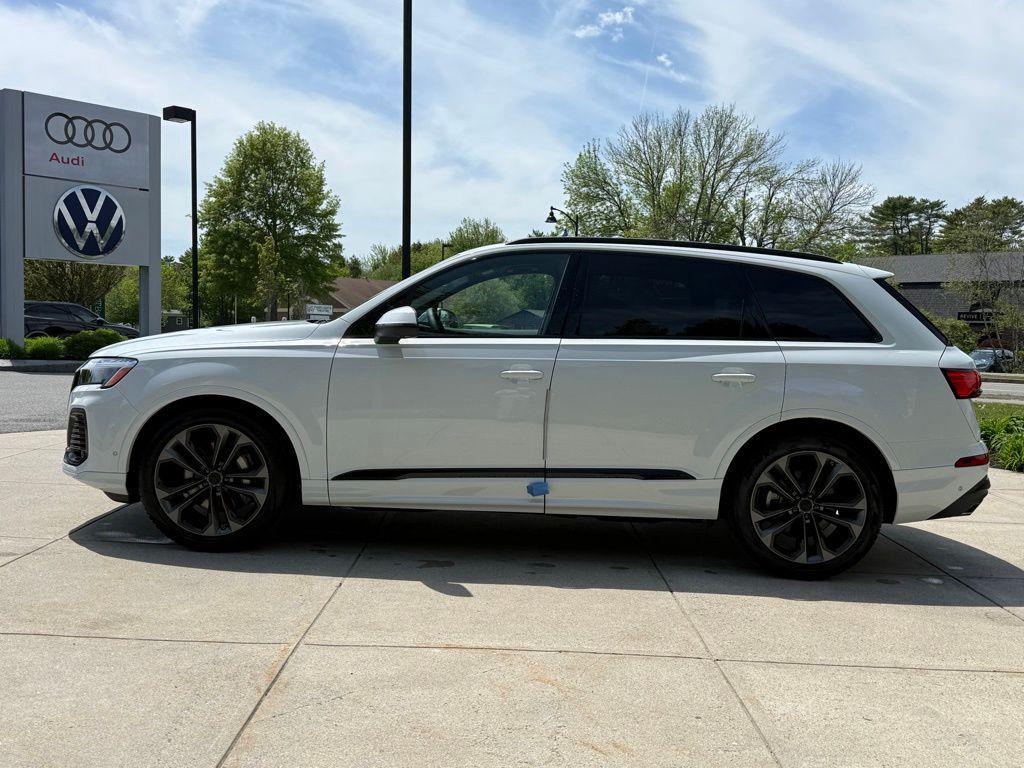 new 2026 Audi Q7 car, priced at $79,195