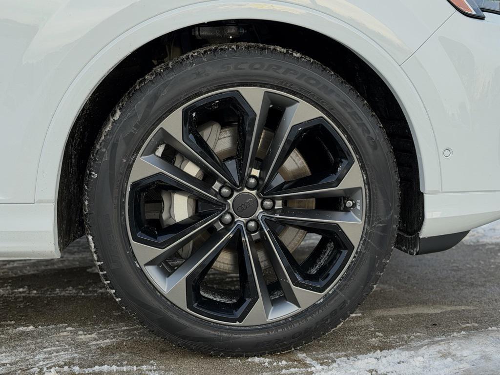 new 2026 Audi Q7 car, priced at $78,495