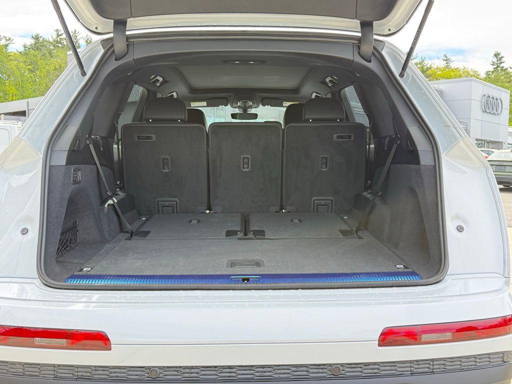 new 2026 Audi Q7 car, priced at $68,745