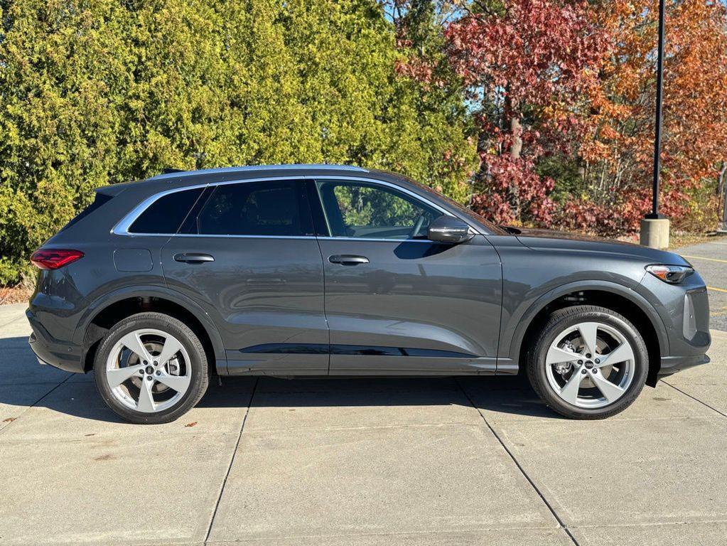 new 2025 Audi Q5 car, priced at $59,980