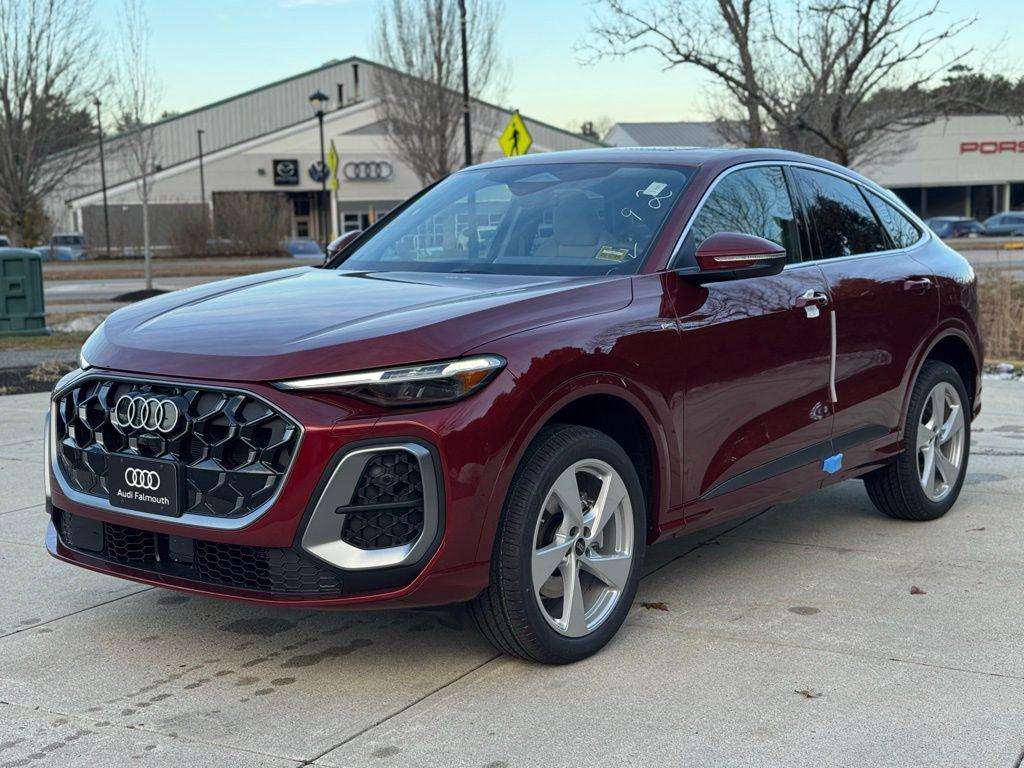 new 2025 Audi Q5 car, priced at $62,080