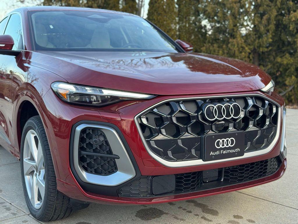 new 2025 Audi Q5 car, priced at $62,080