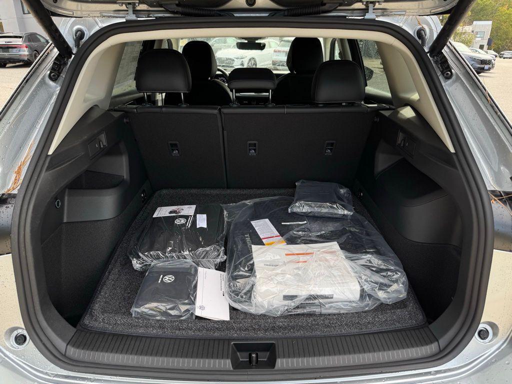 new 2025 Volkswagen Tiguan car, priced at $36,782