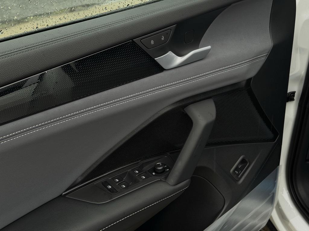 new 2025 Volkswagen Tiguan car, priced at $37,577