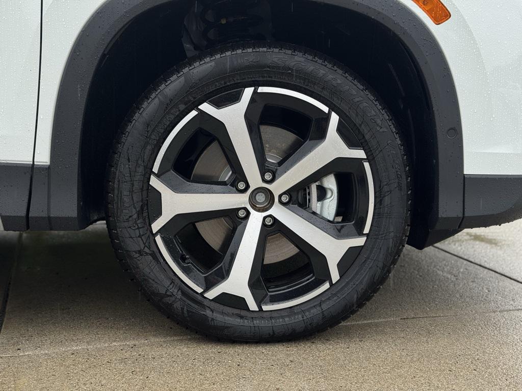 new 2025 Volkswagen Tiguan car, priced at $37,577