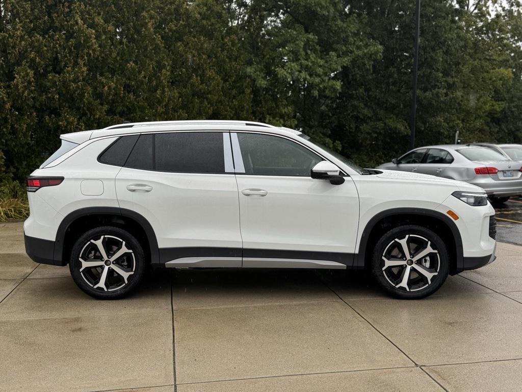 new 2025 Volkswagen Tiguan car, priced at $37,577