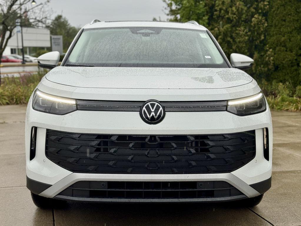 new 2025 Volkswagen Tiguan car, priced at $37,577