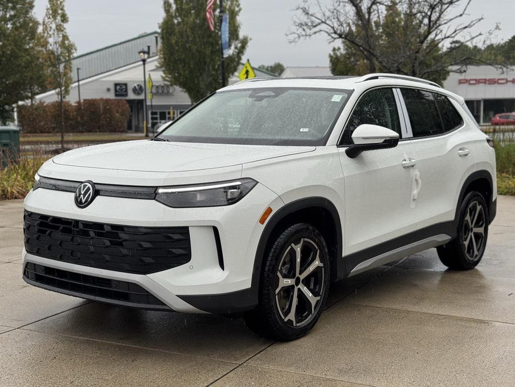 new 2025 Volkswagen Tiguan car, priced at $37,577