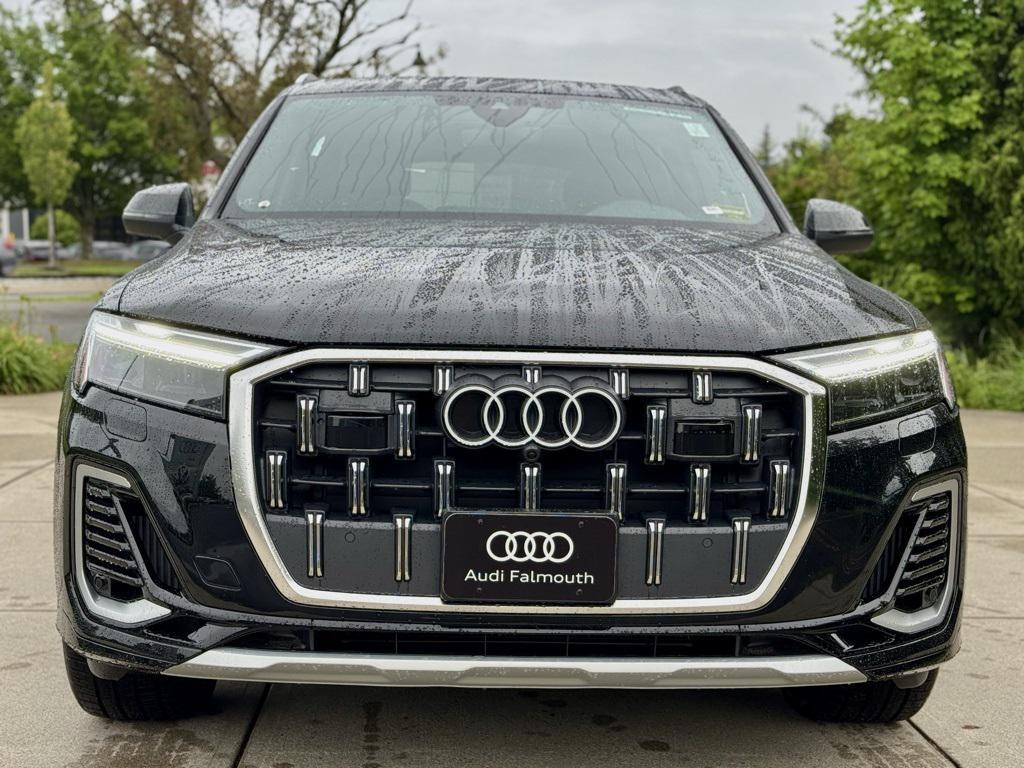 new 2025 Audi Q7 car, priced at $76,480