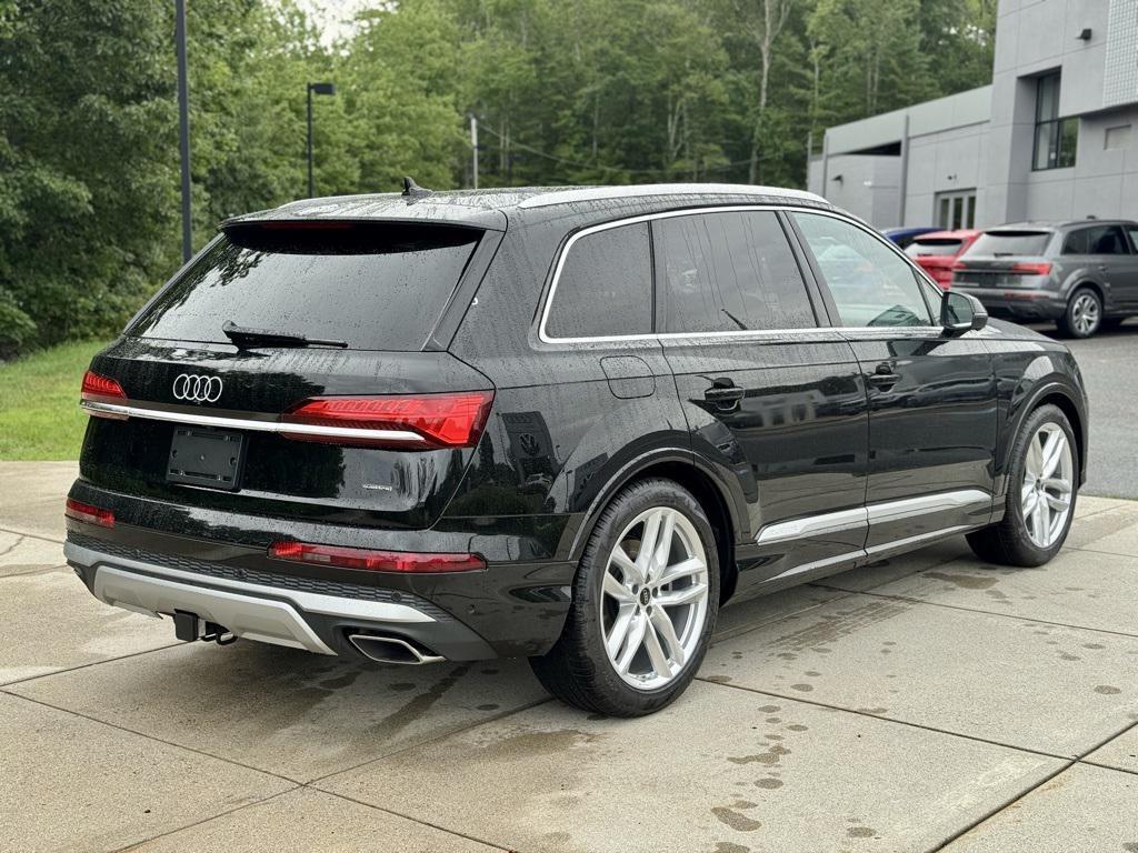 new 2025 Audi Q7 car, priced at $76,480