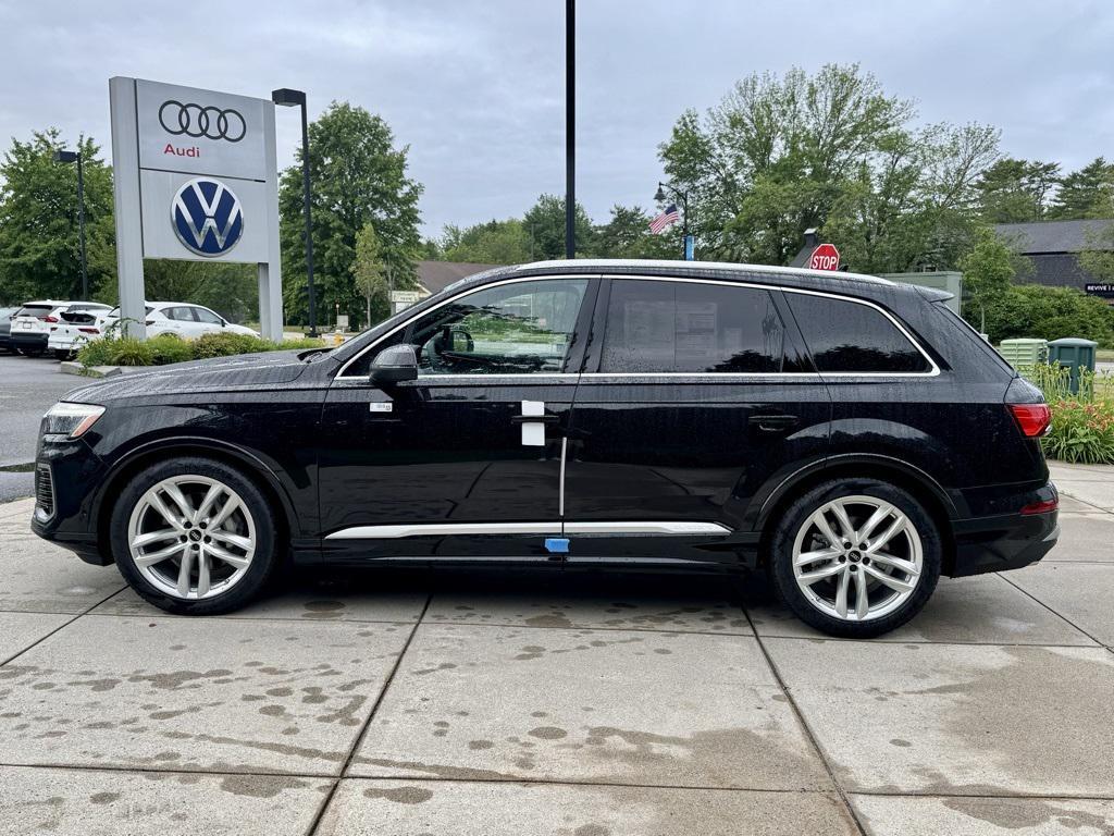 new 2025 Audi Q7 car, priced at $76,480