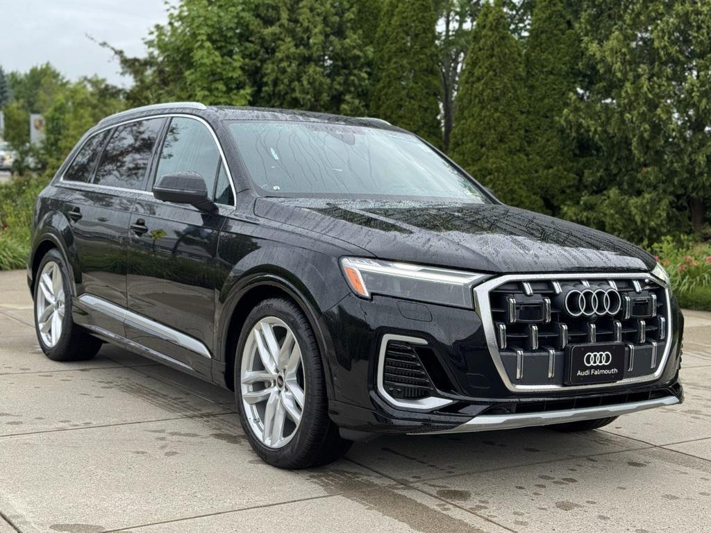 new 2025 Audi Q7 car, priced at $76,480