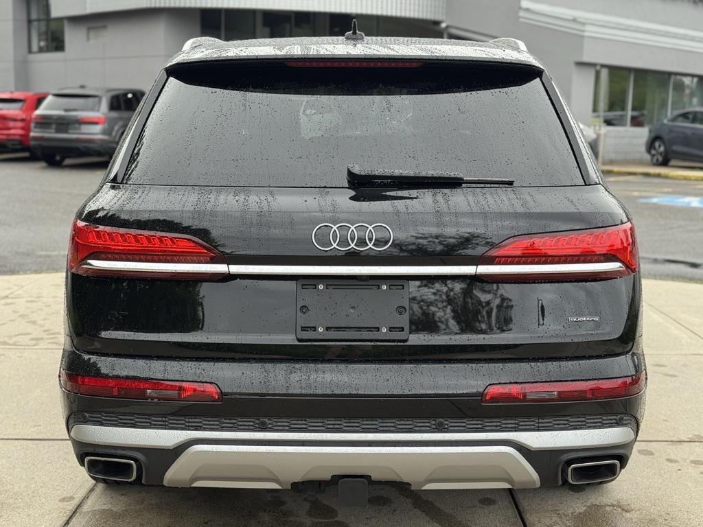 new 2025 Audi Q7 car, priced at $76,480