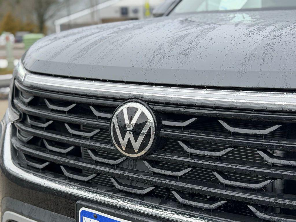 new 2026 Volkswagen Atlas Cross Sport car, priced at $51,621