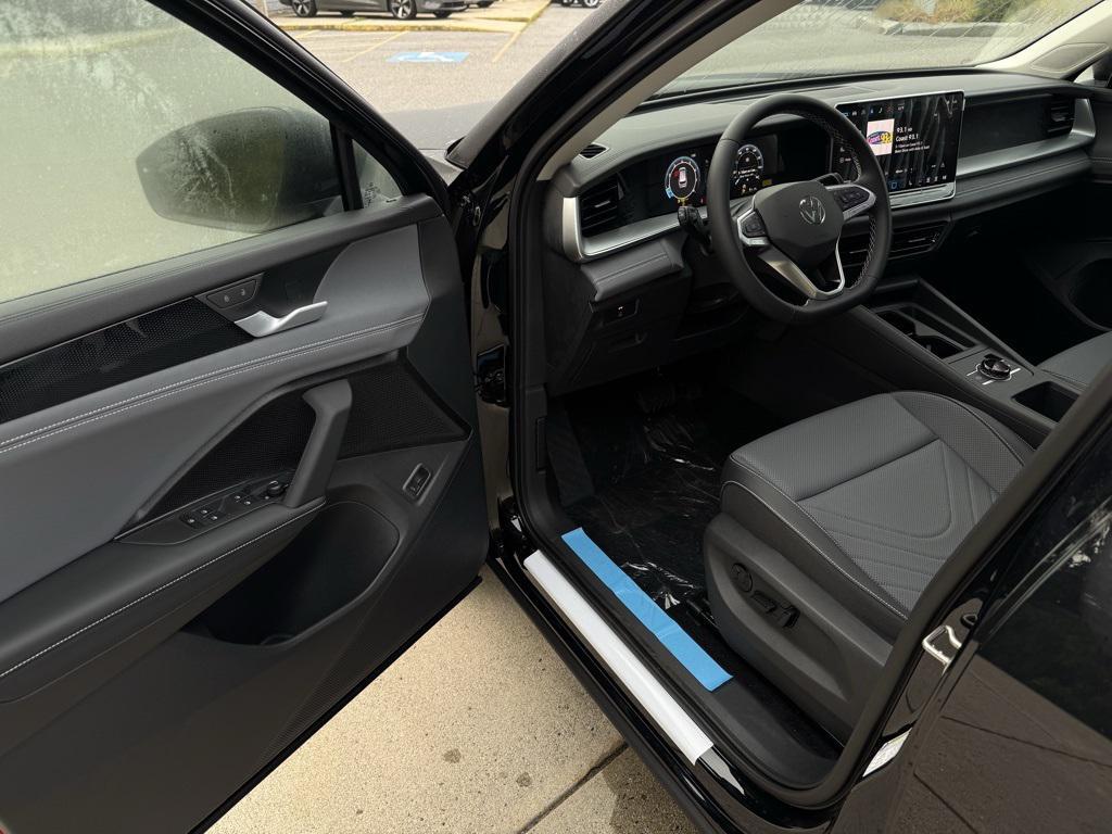 new 2025 Volkswagen Tiguan car, priced at $37,577