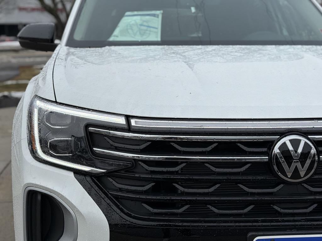 new 2026 Volkswagen Atlas car, priced at $52,071