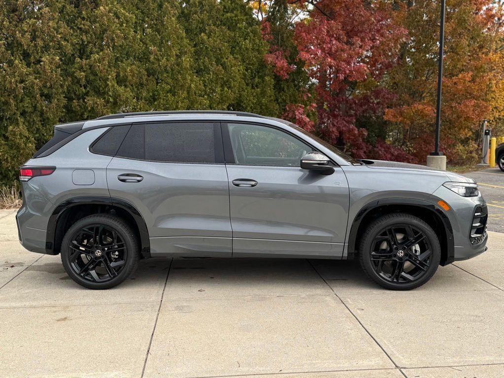 new 2026 Volkswagen Tiguan car, priced at $41,032