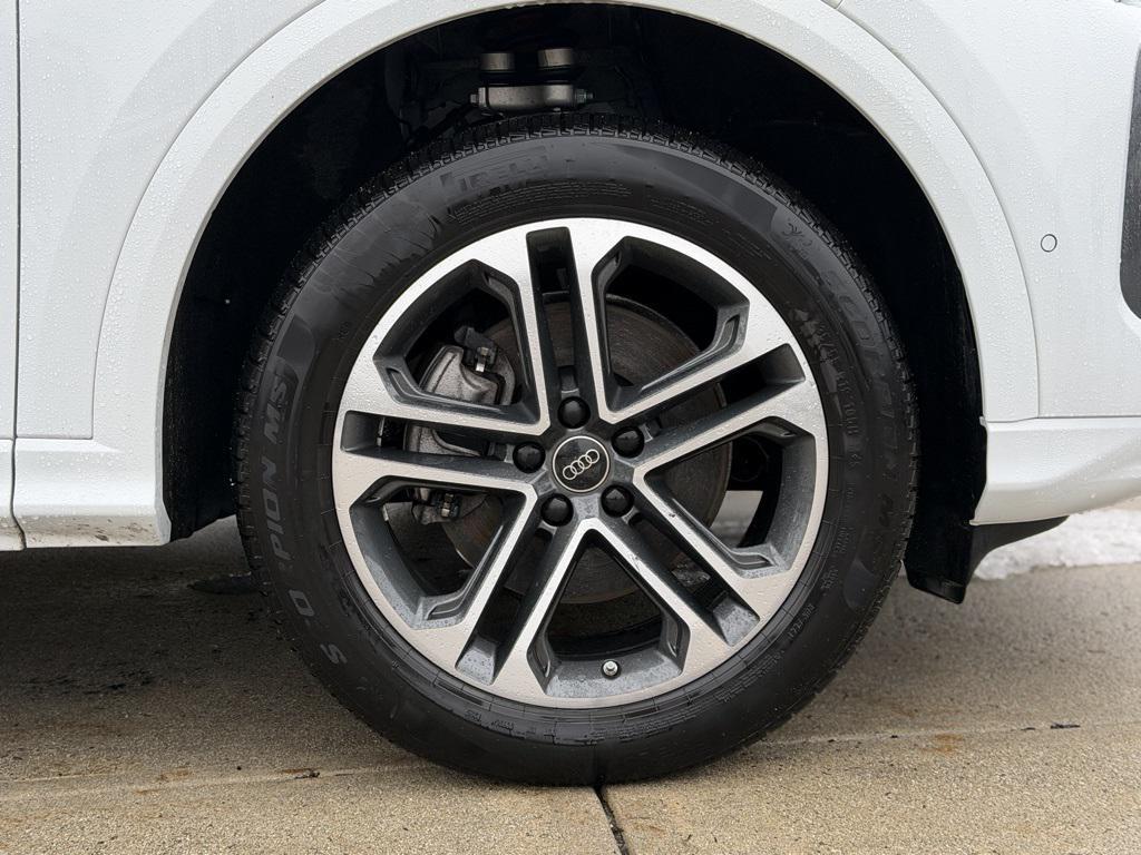 used 2025 Audi Q5 car, priced at $47,000