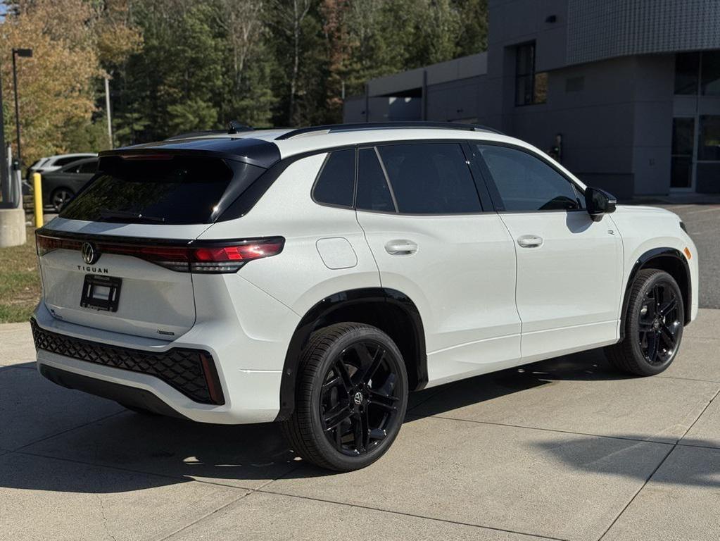 new 2025 Volkswagen Tiguan car, priced at $40,397