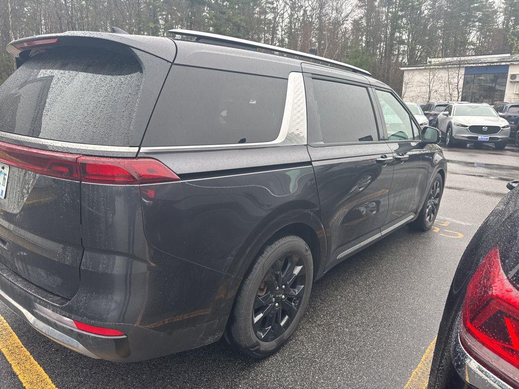 used 2024 Kia Carnival car, priced at $38,244
